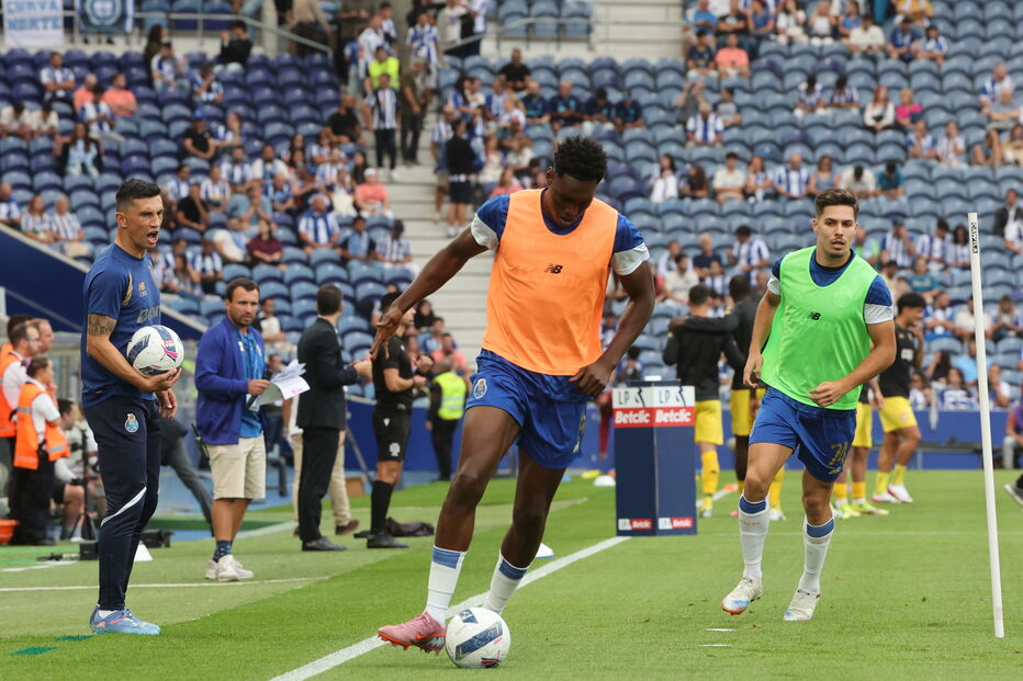 Equipa do FC Porto prepara jogo com Nacional no Estádio do Dragão