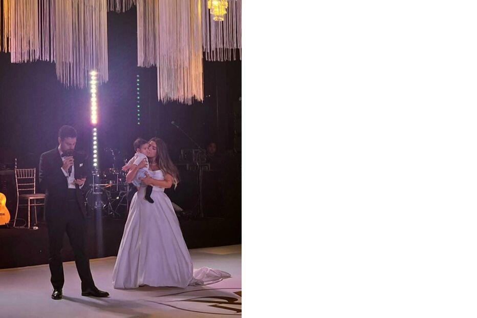 Jorge Mendes acompanha a filha Marisa ao altar no dia do casamento