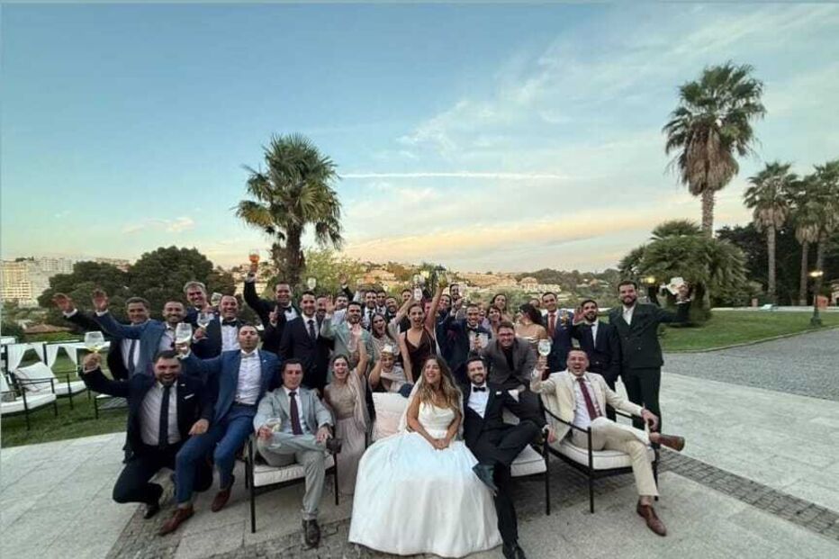 Jorge Mendes acompanha a filha ao altar no dia do casamento