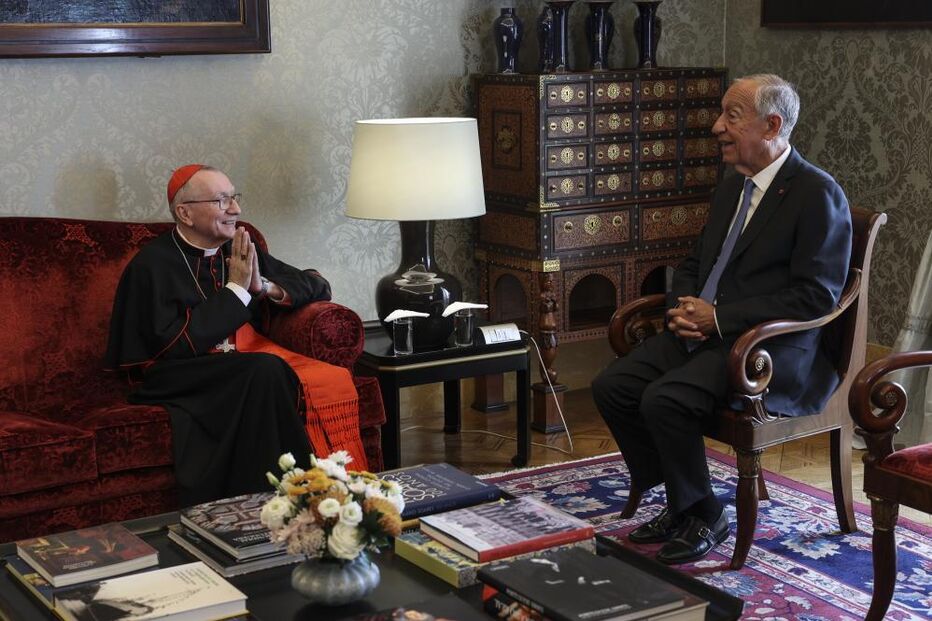 Marcelo recebeu o Cardeal Parolin em Belém para discutir paz mundial.
