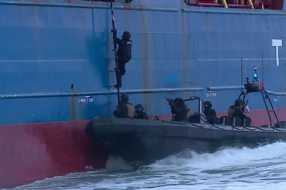 Polícia Marítima elogiada por ações táticas e operações subaquáticas de risco