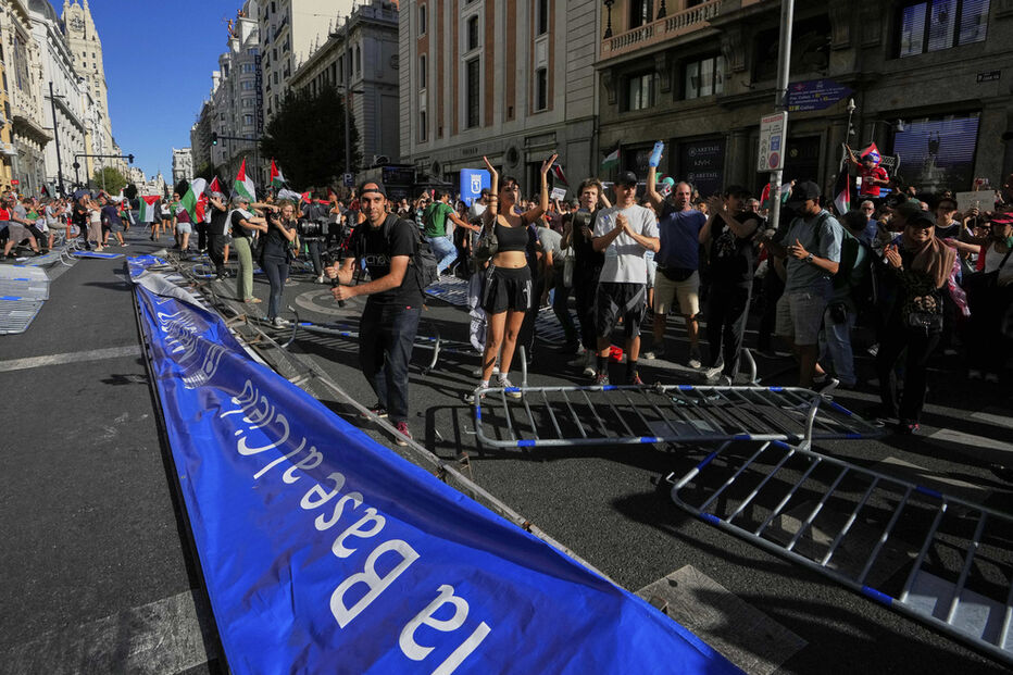 Manifestantes bloqueiam última etapa da Volta a Espanha