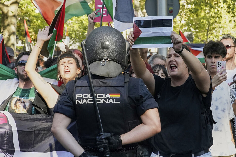 Manifestantes bloqueiam última etapa da Volta a Espanha