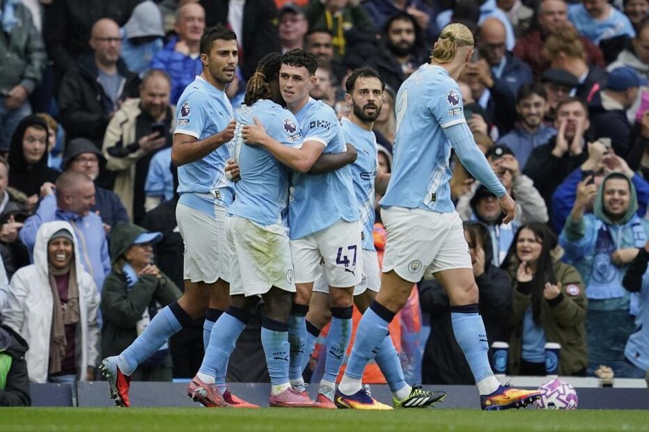 Manchester City venceu o Manchester United por 3-0 com golos de Foden e Haaland