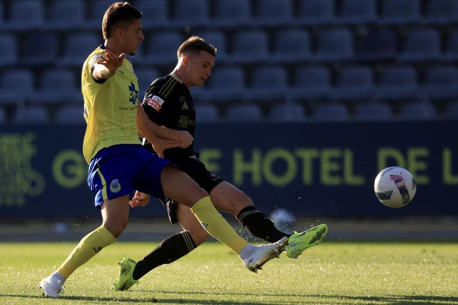 Casa Pia vence Arouca por 2-0, com golos de Cassiano e David Sousa, no Estádio Municipal de Arouca