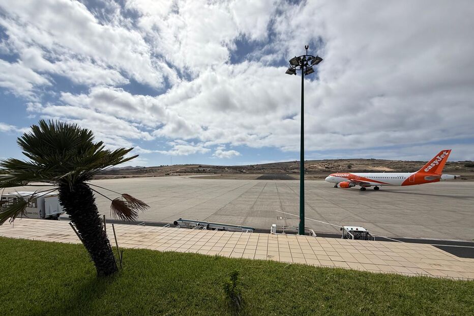 Pista do aeroporto de Porto Santo encerrada após incidente 