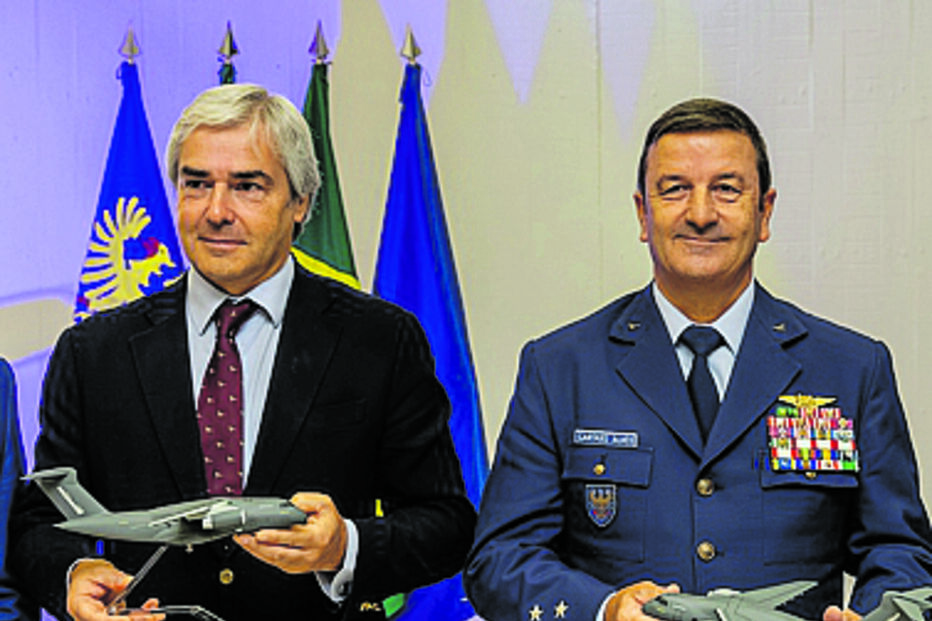 Nuno Melo e o chefe da Força Aérea, general Cartaxo Alves 