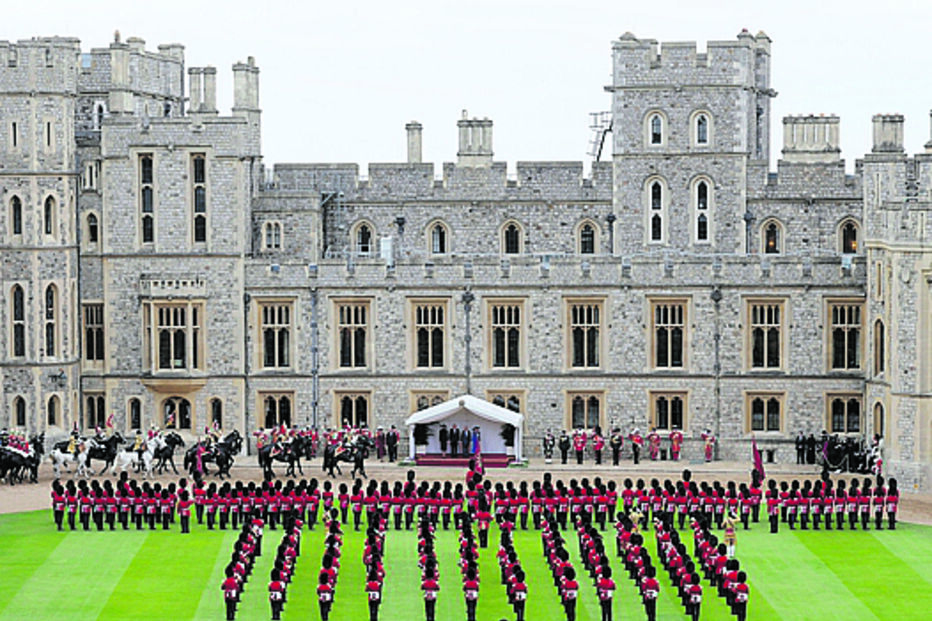 Trump recebido com pompa e circunstância pela família real em Windsor