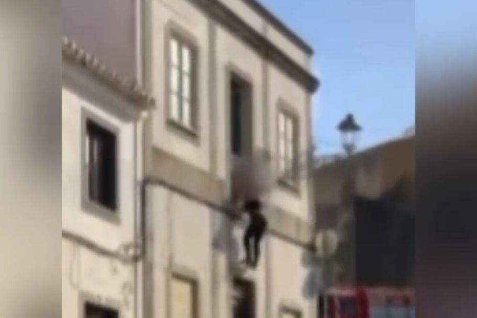 mulher salta de janela para fugir de agressor