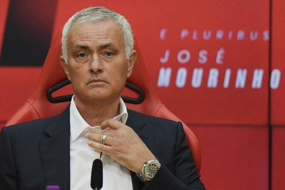 Mourinho regressa ao Benfica com contrato até 2027