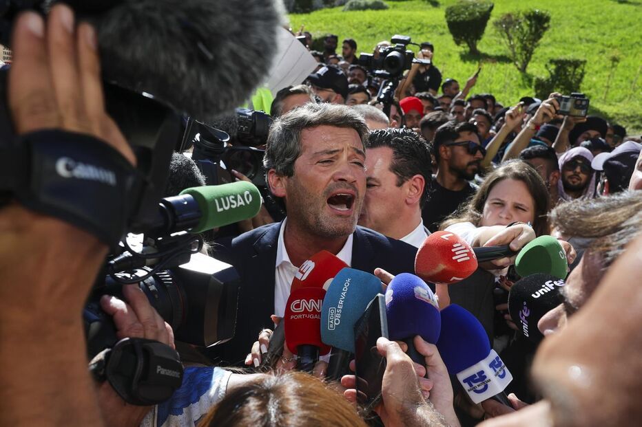 André Ventura defende antigos combatentes junto ao parlamento