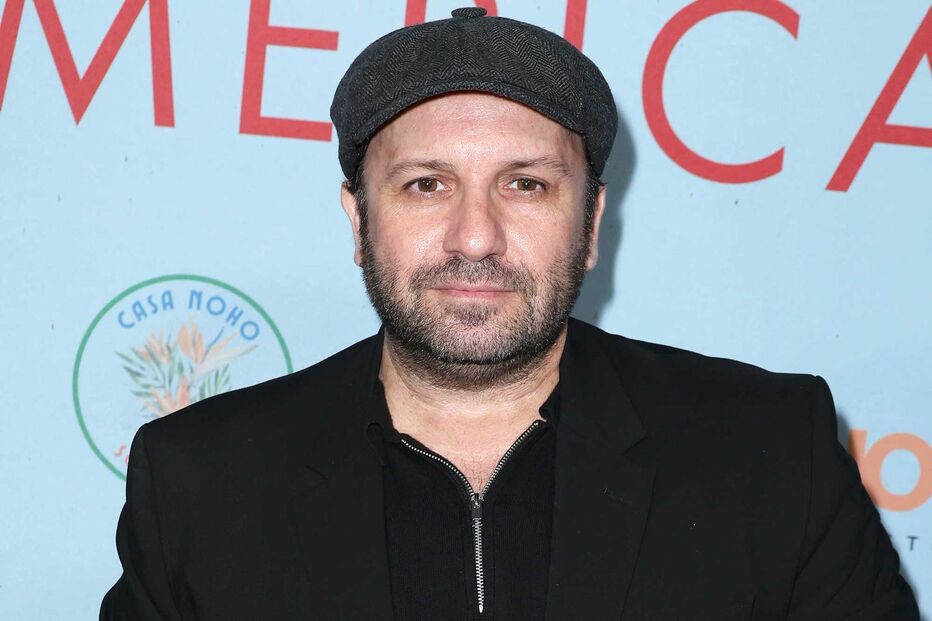 Brad Everett Young, ator e fotógrafo, faleceu aos 46 anos num acidente em Los Angeles