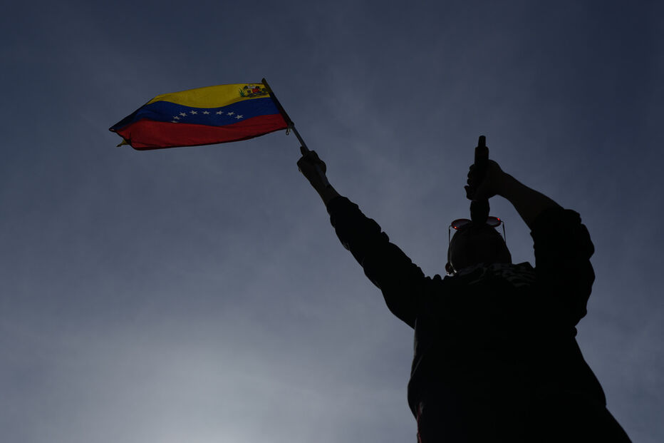 Venezuela responde a mobilização dos EUA com marchas marítimas