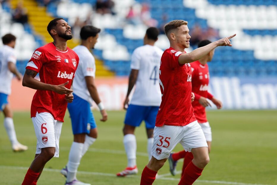 Santa Clara vence Alverca com golo de MT nos descontos, em jogo da I Liga nos Açores