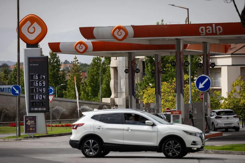 Presidente da Câmara de Viseu favorece amigo com contrato de gasolineira