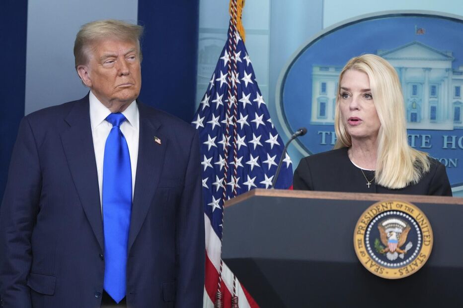 Trump mostrou-se descontente com o trabalho da Procuradora-Geral Pam Bondi