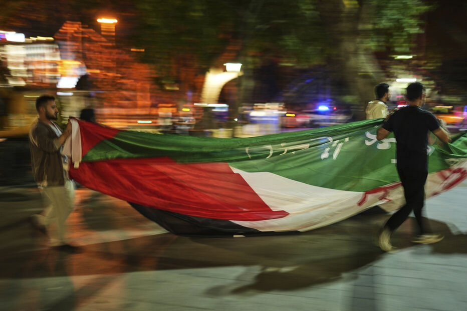 Palestinianos celebram reconhecimento do Estado da Palestina