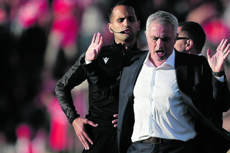 José Mourinho admitiu algum nervosismo dos jogadores na primeira parte na Vila das Aves 