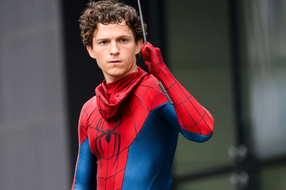 Tom Holland sofre concussão leve durante filmagens de 'Spider-Man' em Watford, Reino Unido