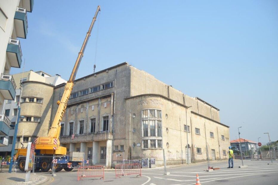 Ovar tenta travar demolição do Cineteatro com petição à UE, após aprovação camarária do projeto