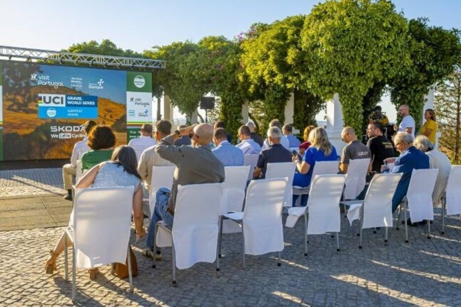 Assistentes na apresentação do UCI Gravel World Series em Portugal