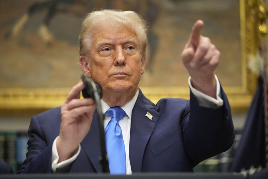 Trump convida funcionários despedidos a regressar ao trabalho