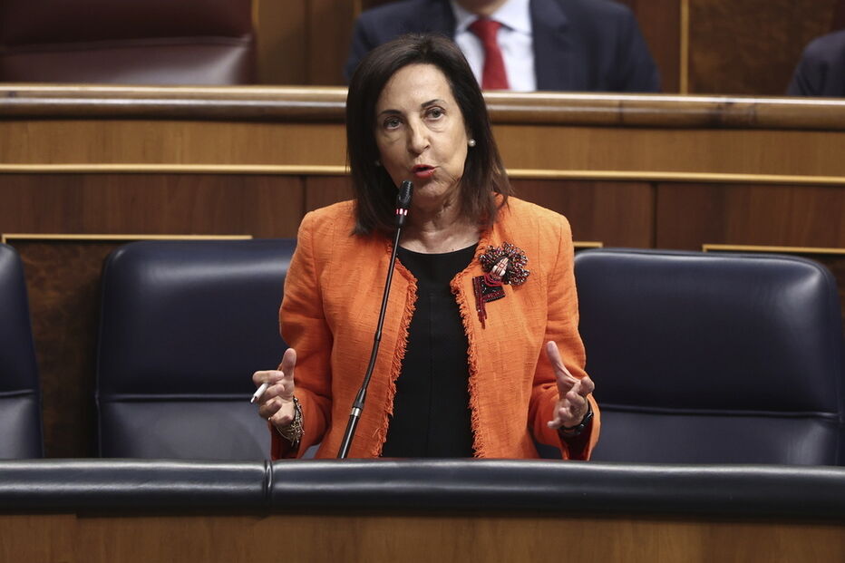 Ministra da Defesa espanhola sobrevoa território russo em direção à Lituânia