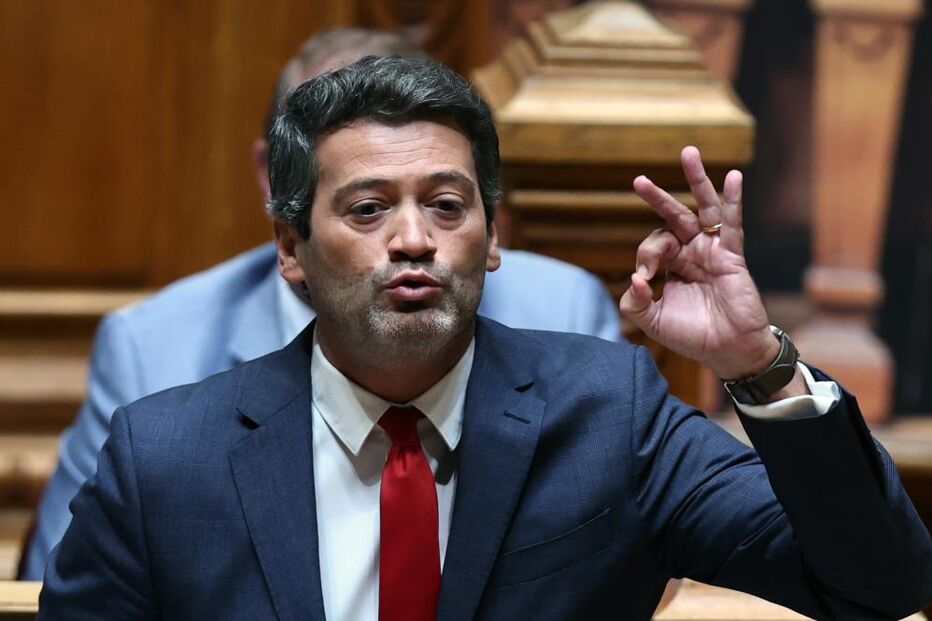 Ventura recusa recuar na lei de estrangeiros, Montenegro pede respeito