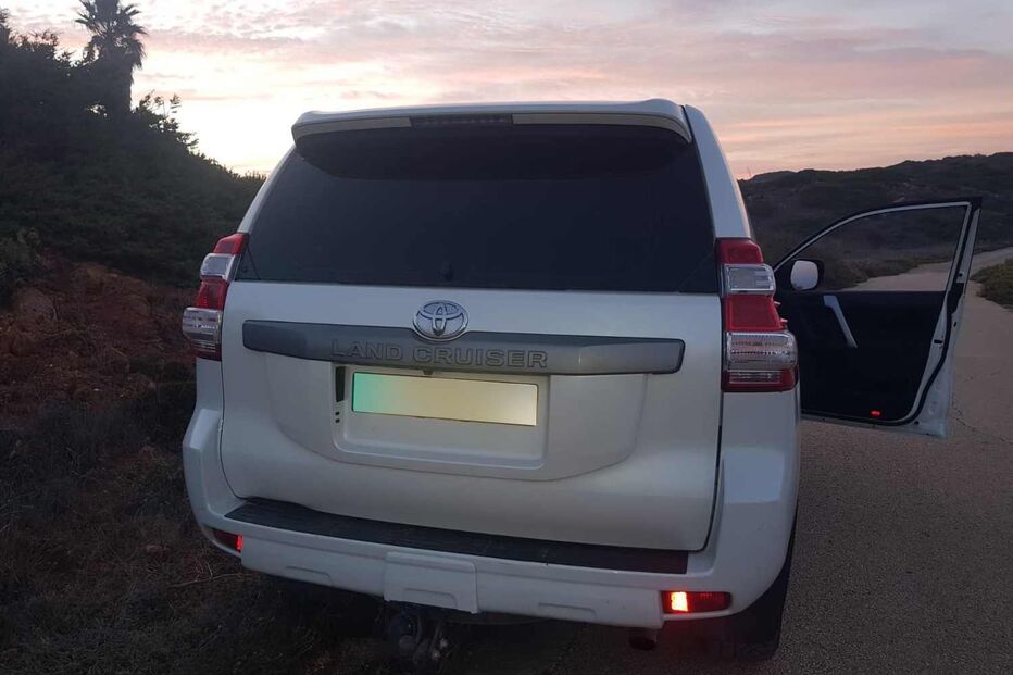 GNR detém suspeitos e apreende armamento de guerra em Aljezur, após ação costeira