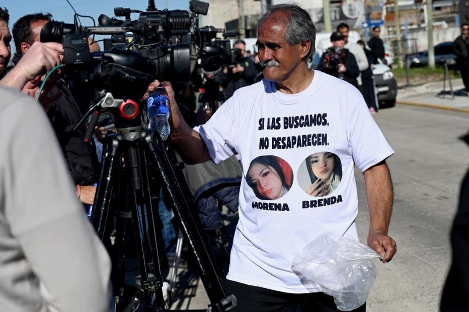 Familiares e apoiantes protestam contra o femicídio de Morena e Brenda na Argentina