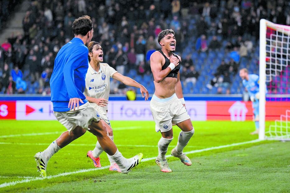 William Gomes festeja golo decisivo do FC Porto contra o Salzburgo na Liga Europa