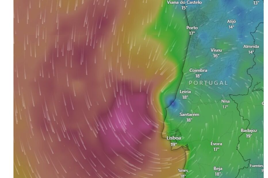 Ciclone Gabrielle atinge Portugal com chuva forte e ondas de 12 metros