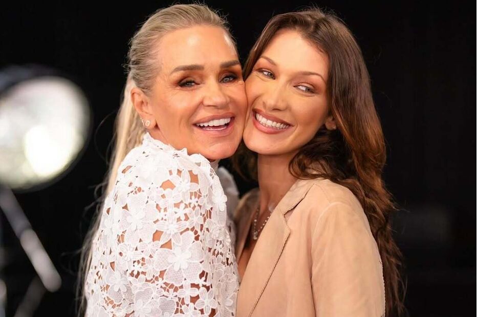 Mãe de Bella Hadid emociona-se com luta da filha contra doença de Lyme