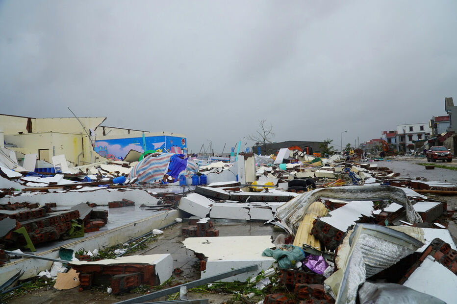 Tufão Bualoi faz 19 mortos e 21 desaparecidos no Vietname