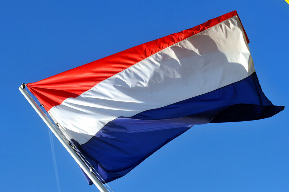 Navio dos Países Baixos atacado ao largo do Iémen, tripulação resgatada pela UE