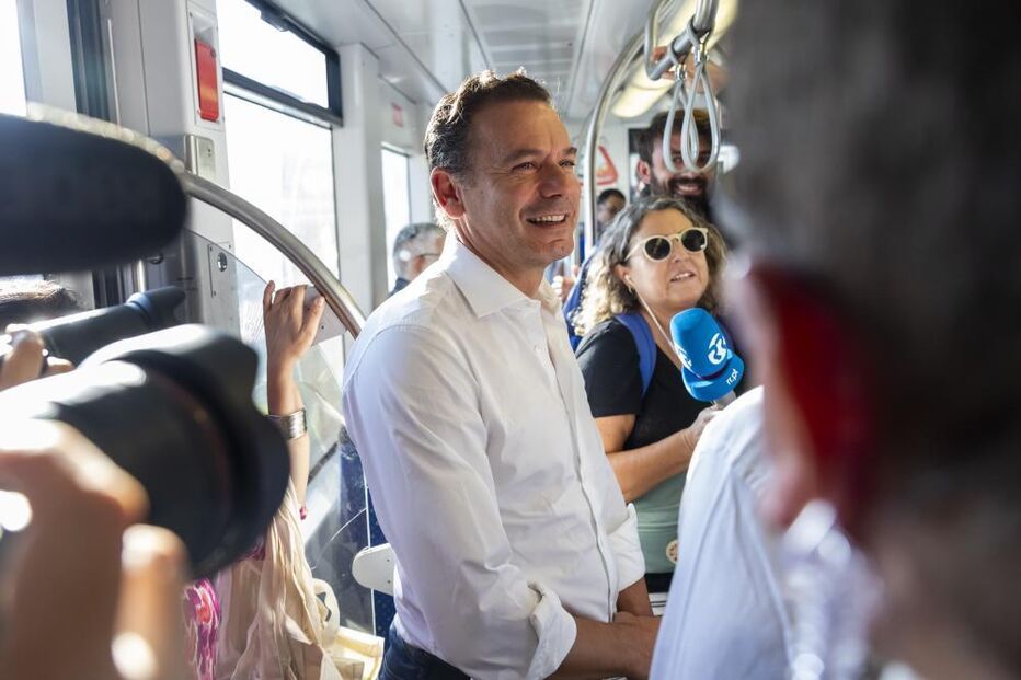 Montenegro aborda lei dos estrangeiros em Cascais, Lisboa