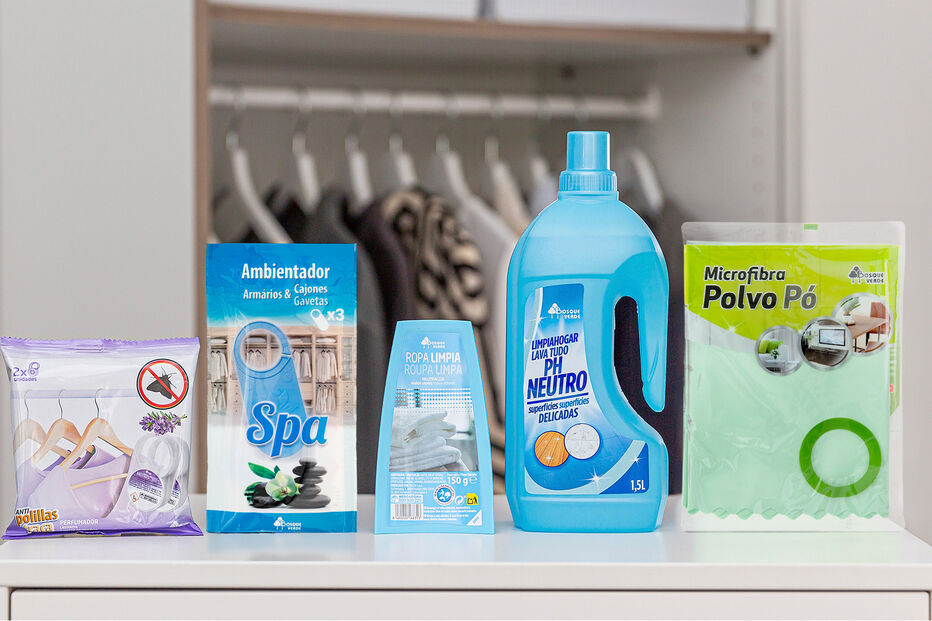 Detergentes, ambientadores e microfibras para limpeza da casa Mercadona