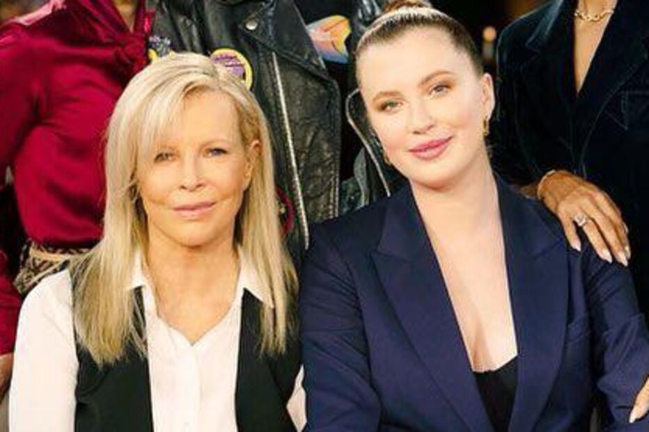 Ireland Baldwin visita Portugal com o namorado português