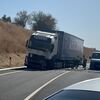 <![CDATA[ Homem ferido com gravidade após colisão entre carro e camião em Campo Maior. Trânsito cortado na Estrada Regional 371 ]]>