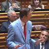 <![CDATA[ O momento em que deputado do PSD arrasa de forma cómica bancada do Chega no Parlamento ]]>