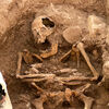 <![CDATA[ 30 sepulturas com ossadas humanas encontradas junto à Igreja Matriz de Loulé ]]>