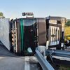 <![CDATA[ Homem ferido em despiste de camião na EN235 em Aveiro ]]>