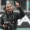 <![CDATA[ Lewis Hamilton vende coleção de carros de luxo. Saiba quanto vale ]]>