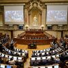 <![CDATA[ Atletas refugiadas medalhadas em Jogos Olímpicos aplaudidas de pé no parlamento ]]>