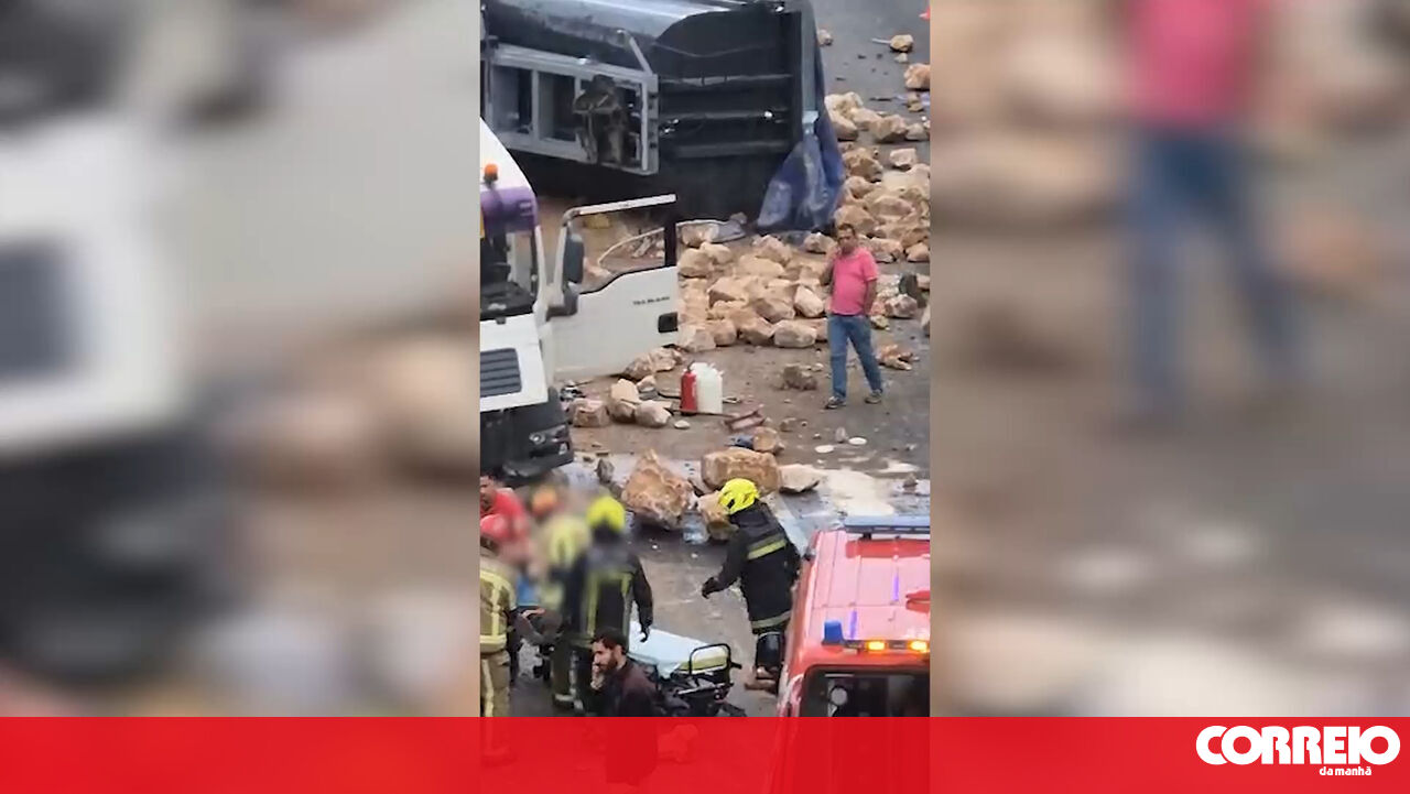 Truck Crash on A5 Highway: One Injured and Road Closure for Three Hours Near Lisbon