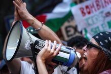 Protesto pró-Palestina em frente à embaixada de Israel, em Lisboa