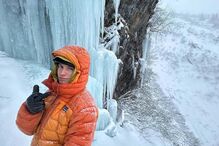 Influenciador filma acidente fatal durante escalada numa montanha coberta de neve