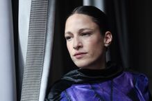 Carminho lança disco 'Eu Vou Morrer de Amor ou Resistir' e explora novas sonoridades no fado