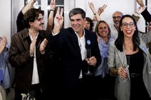 Candidato da coligação PSD/IL/PAN à Câmara Municipal de Sintra, Marco Almeida, celebra a vitória 