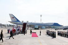Donald Trump recebido por Benjamin Netanyahu à chegada a Israel